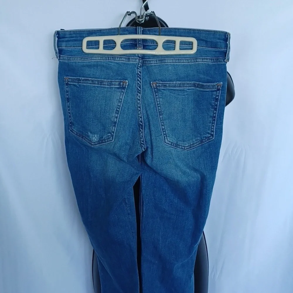 Zara floral embroidered distressed skinny ankle jeans, size 6